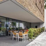 Ibis Styles Center Hotell 3*
