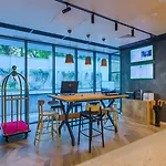 Ibis Styles Center