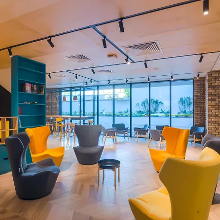 Ibis Styles Center 3* بوخارست