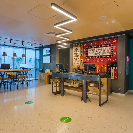 Ibis Styles Center 3*