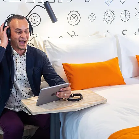 Ibis Styles Center Hotell 3*
