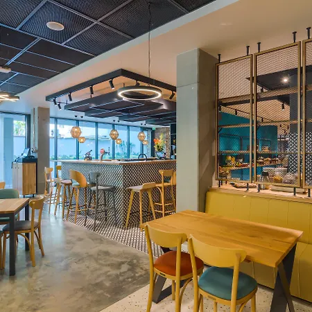 Ibis Styles Center